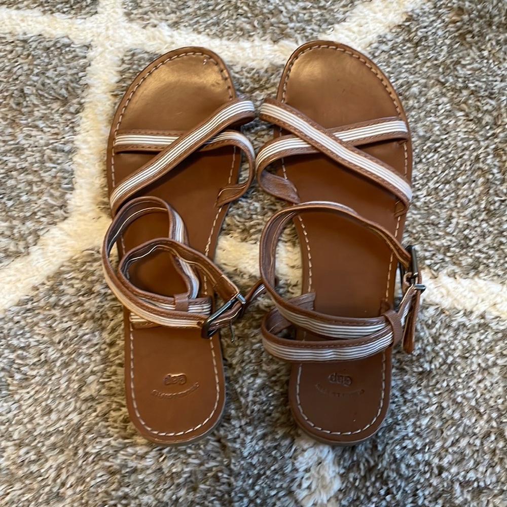 Gap sandals size 10
